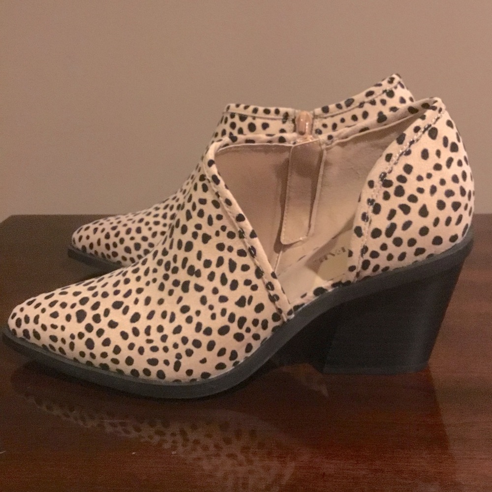 Just Fab booties, shoes, size 8, Cheetah print - Picture 3 of 7